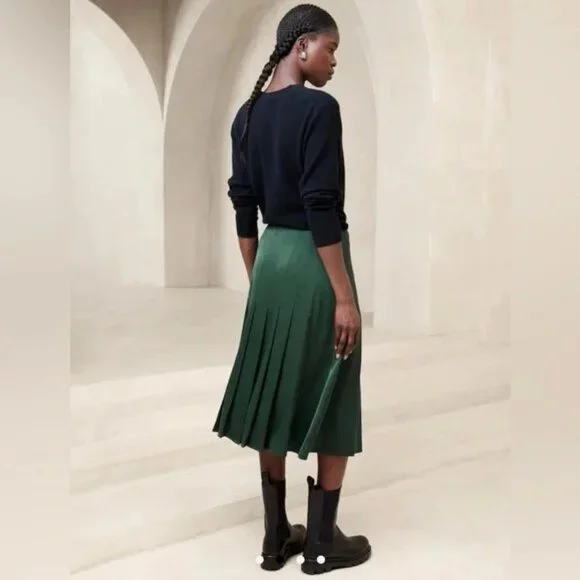 NWT Banana Republic Crepe Pintuck Midi Skirt - Size 4 - Picture 2 of 5